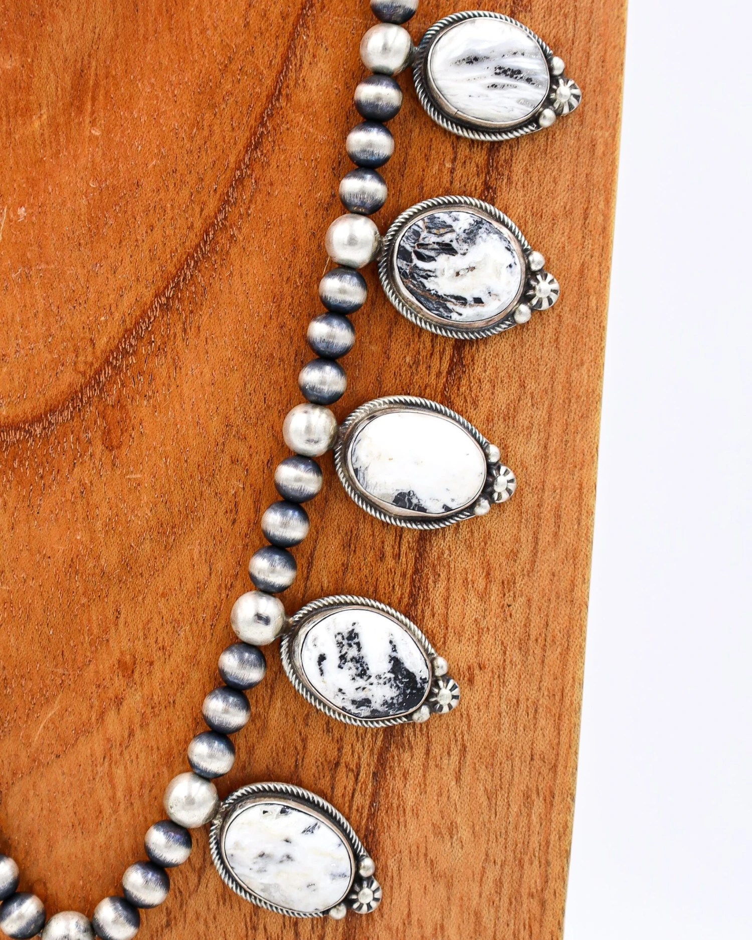 WHITE BUFFALO WITH NAVAJO PEARLS EARRING AND NECKLACE SET - Image 7