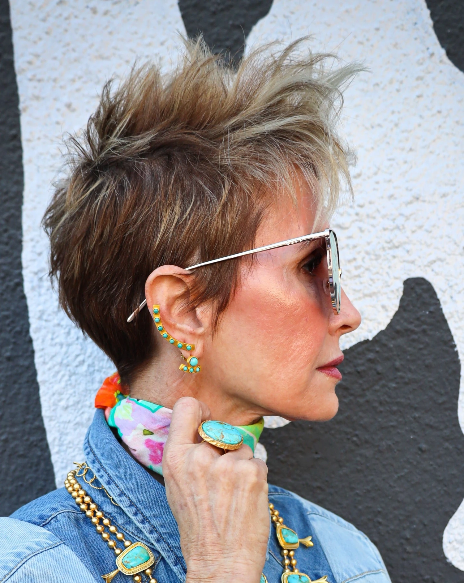 CHRISTINA GREENE TURQUOISE CURVED BAR STUDS EARRINGS - Image 2