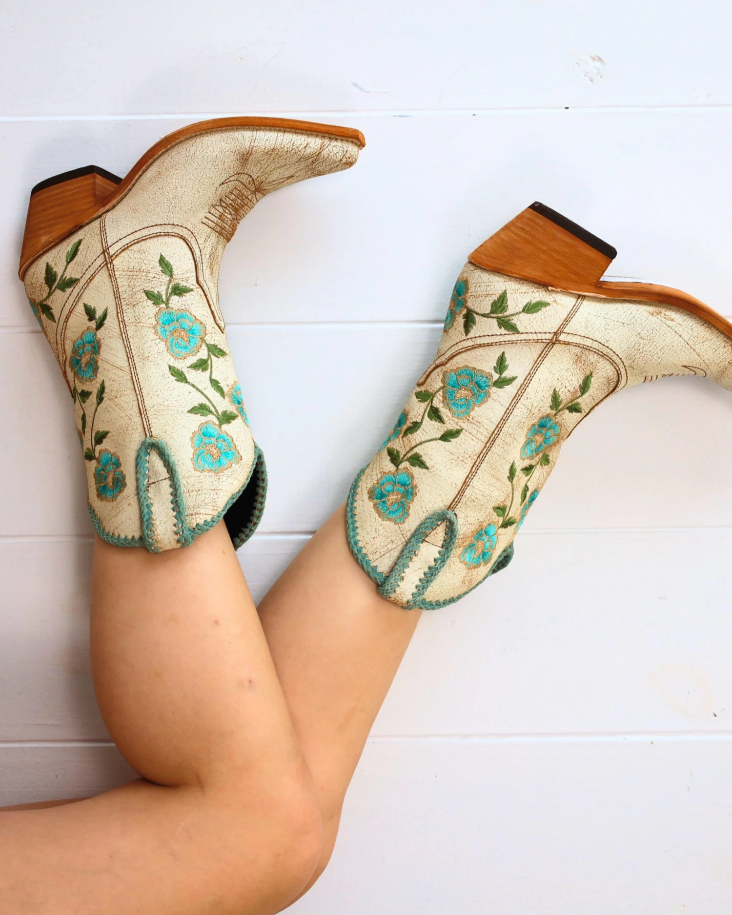 LIBERTY BLACK WOMEN'S GARDEN MANTEQUILLA FLORAL BOOT - Image 2