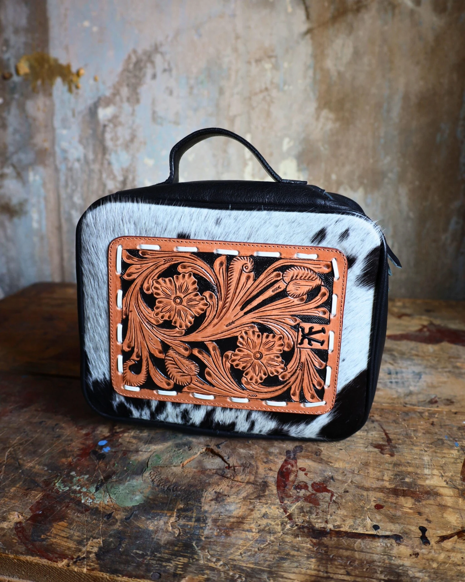 VINTAGE COWGIRL CASES JEWELRY BOOK