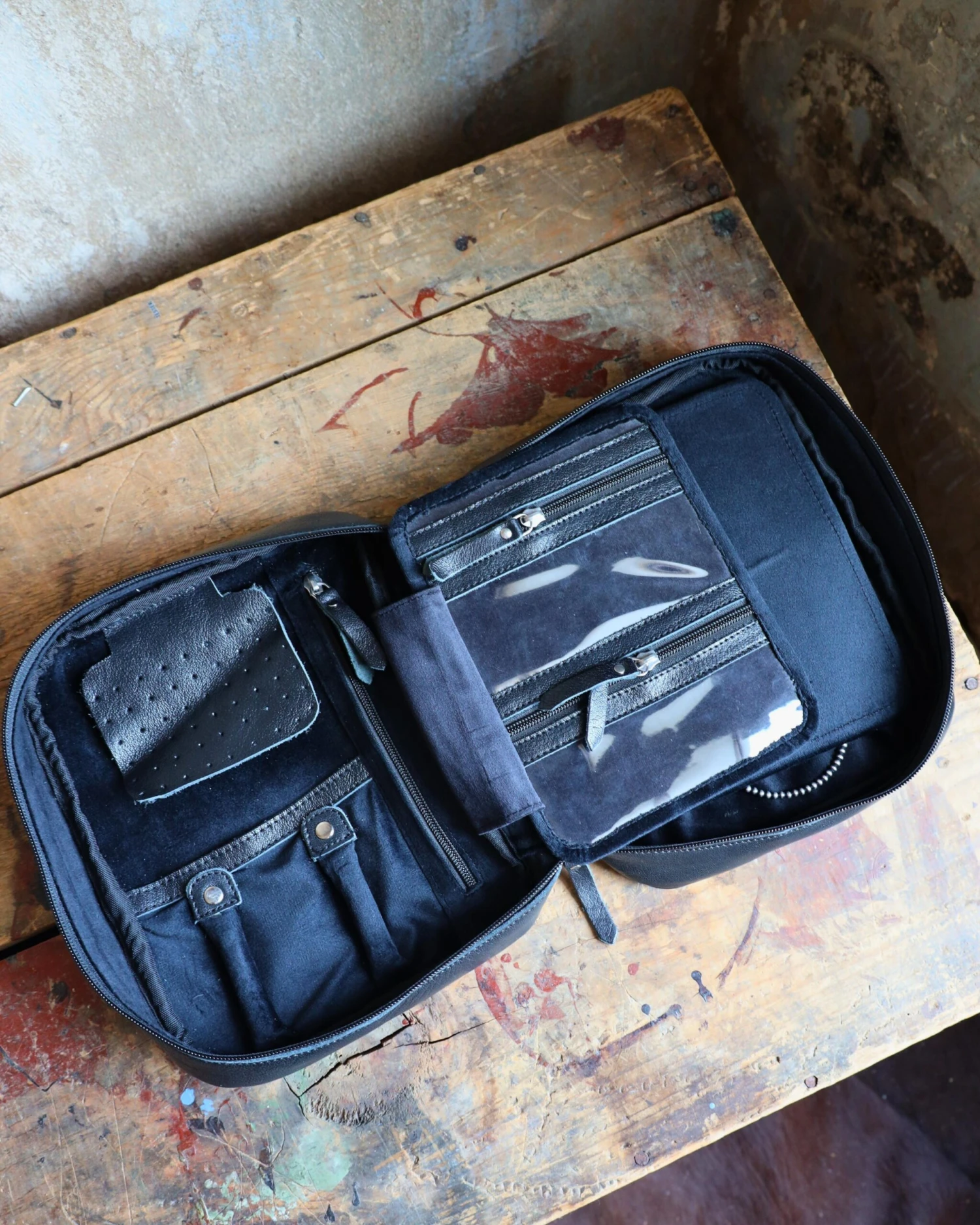 VINTAGE COWGIRL CASES JEWELRY BOOK - Image 6