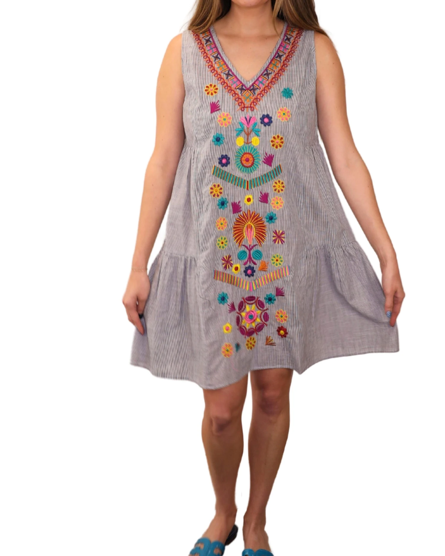 SEE AND BE SEEN SLEEVELESS FLORAL EMBROIDERED TIERED DRESS - Image 4